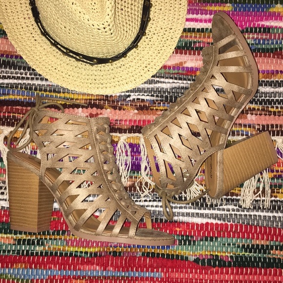 Boho Chunky Back Lace Peeps - Picture 5 of 5